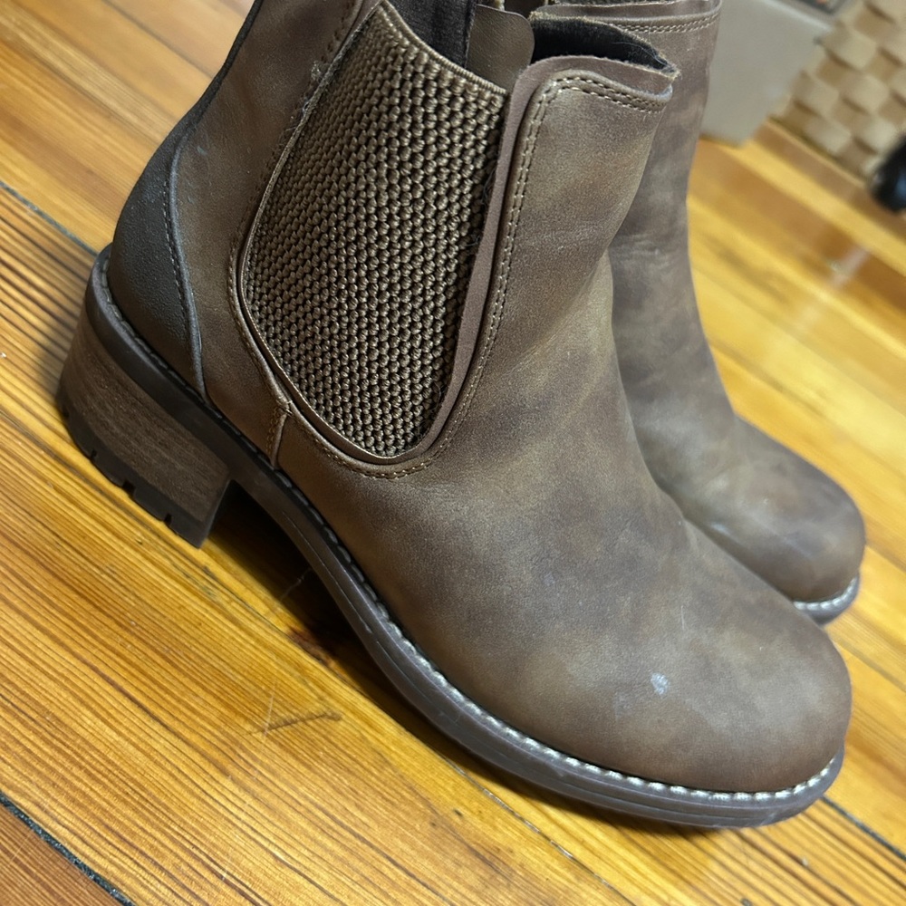 Brown Chelsea Boots
